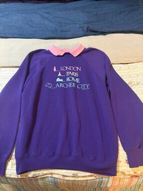 Vintage Brindar Design sweatshirt featuring international city graphics + Texas
